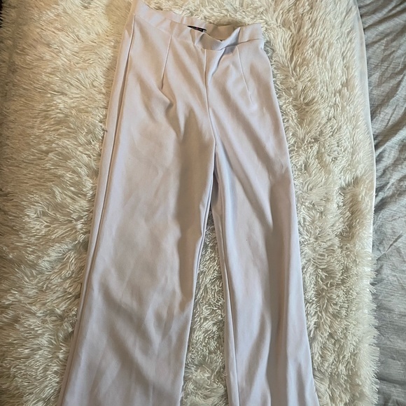 Fashion Nova flared pants - Picture 2 of 3